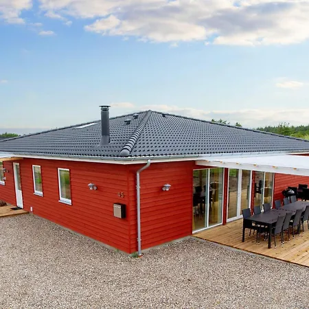 Feriehus 18 Person In *