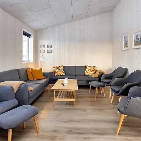 18 Person In Feriehus