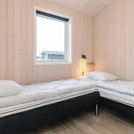 Prázdninový dům 18 Person In