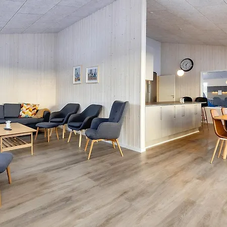 Feriehus 18 Person In *